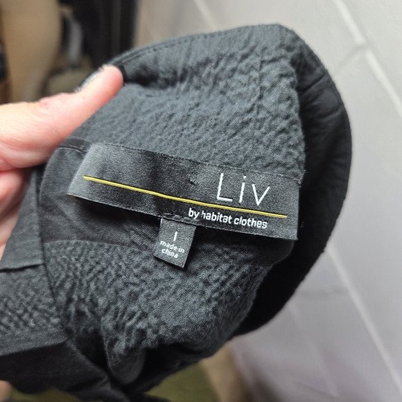 Liv By Habitat Black Pucker Textured Button Lagenlook Blouse - Picture 3 of 10